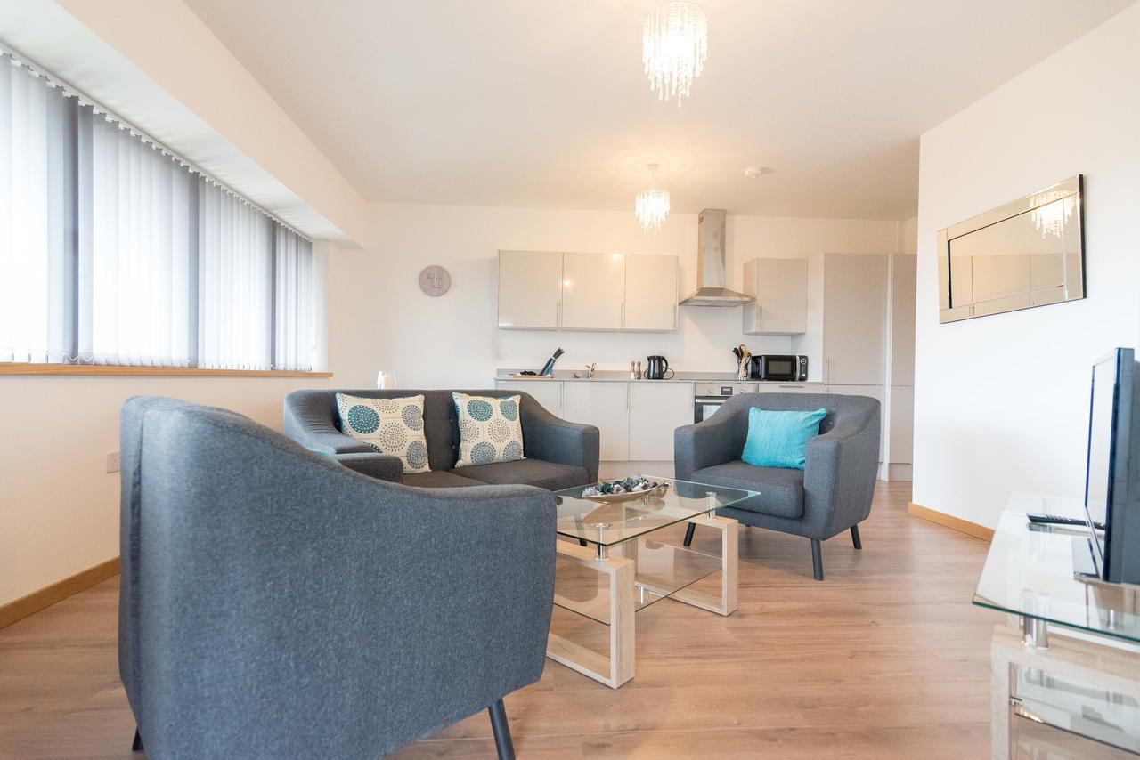 Comfortable Modern Apartment In Swindon, Free Parking Sleeps Up To 5 Exteriör bild