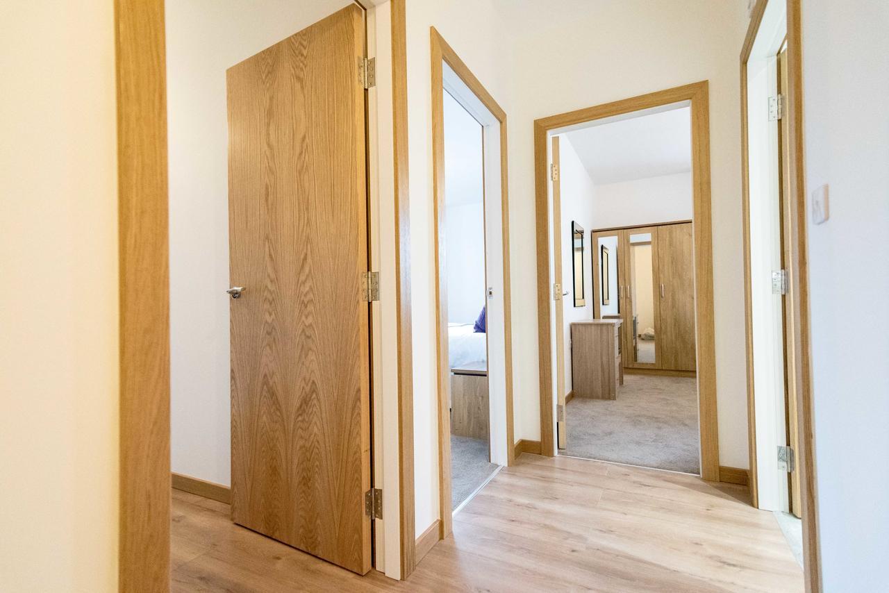 Comfortable Modern Apartment In Swindon, Free Parking Sleeps Up To 5 Exteriör bild