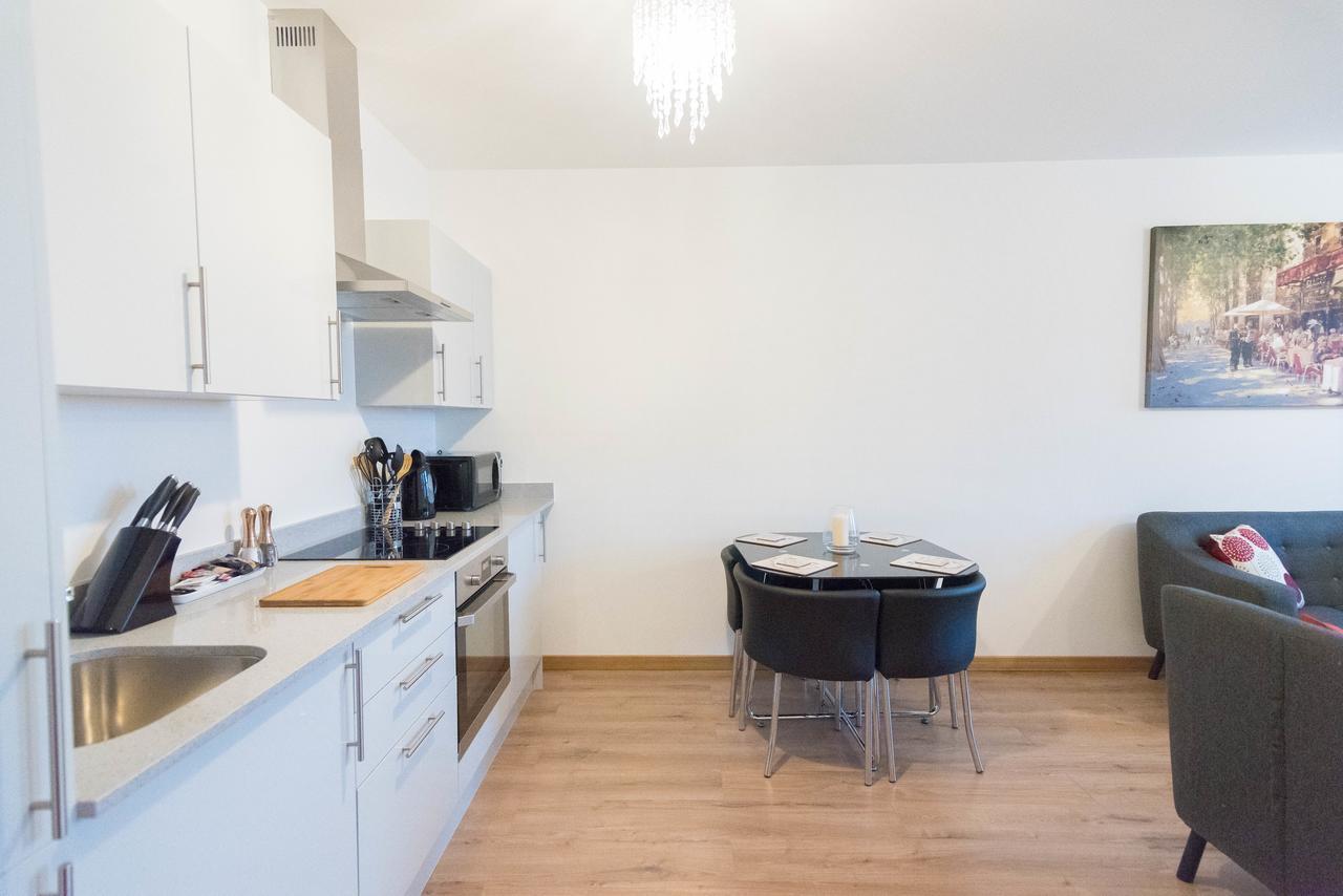 Comfortable Modern Apartment In Swindon, Free Parking Sleeps Up To 5 Exteriör bild